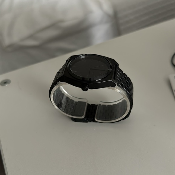 Nixon all black unisex 40 mm Time Teller watch - Picture 5 of 6